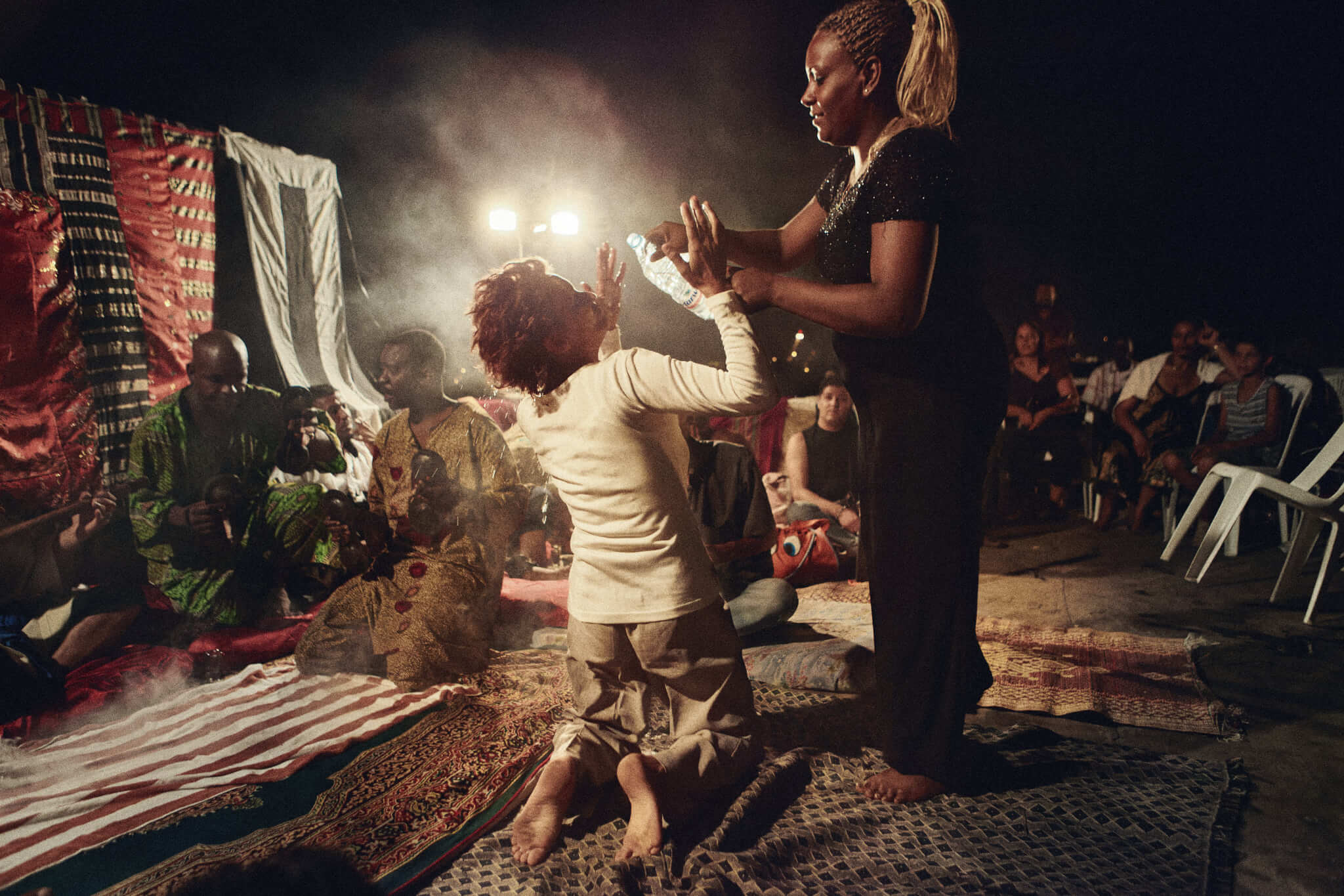 Stambeli,%20une%20adepte%20en%20trance%20lors%20d%27une%20cérémonie%20%28photo%20Matthieu%20Hagene%29